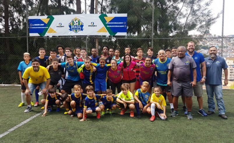 Jairzinho realiza clínica de futebol em Nova Friburgo