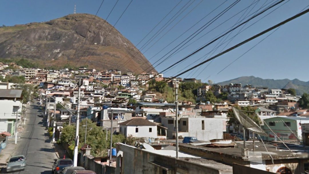 Policiais realizam operação no Alto de Olaria