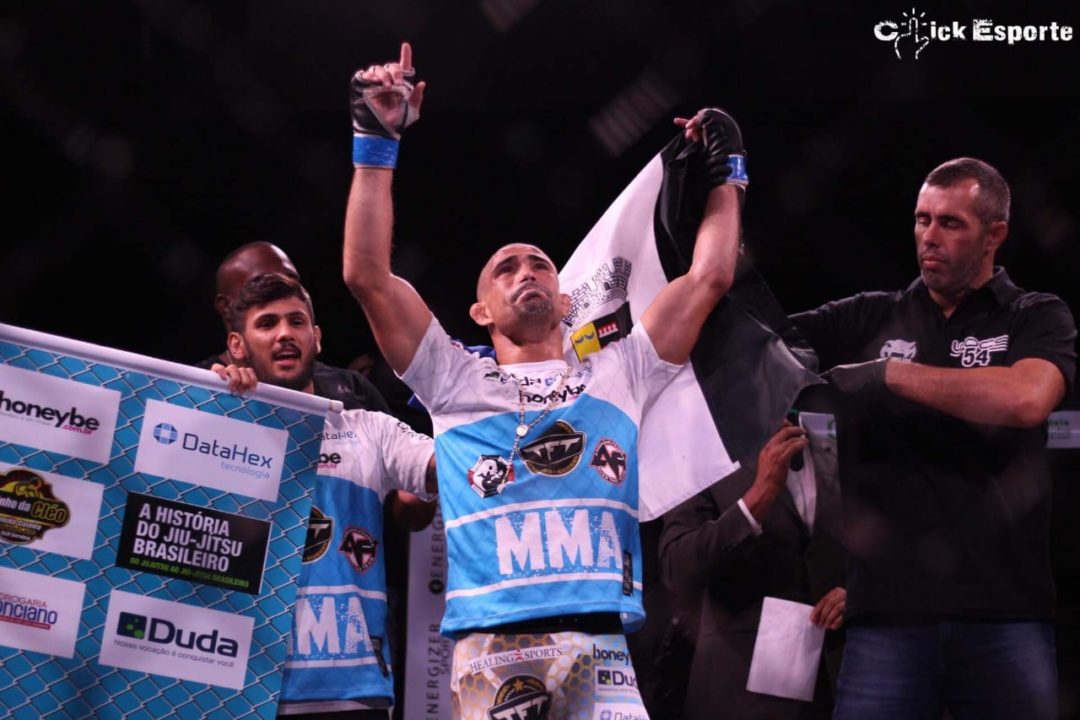 Victor Dias vence luta pelo WOCS