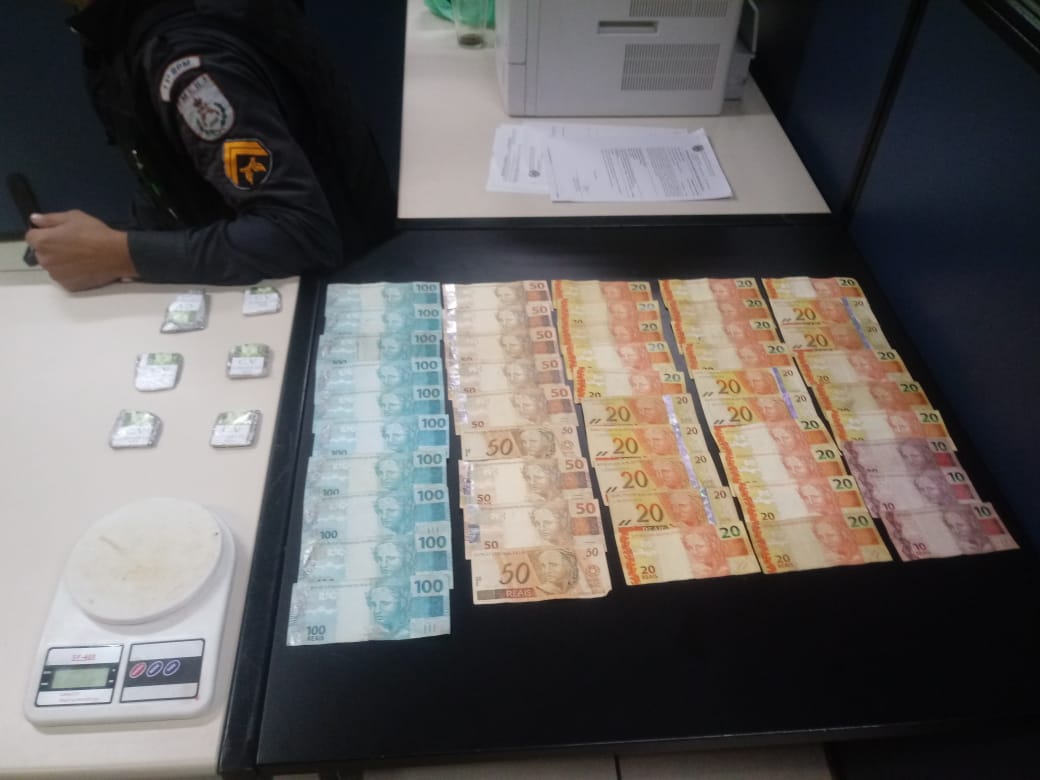 Polícia realiza apreensões no Floresta e Duas Pedras