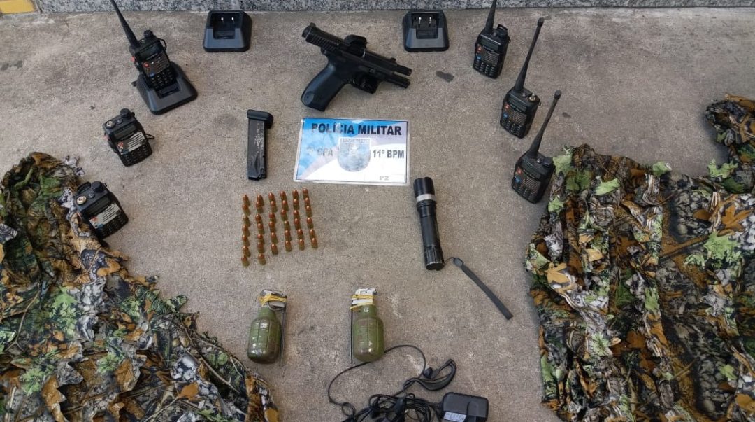 Granadas de uso exclusivo das forças armadas são encontradas no Alto de Olaria