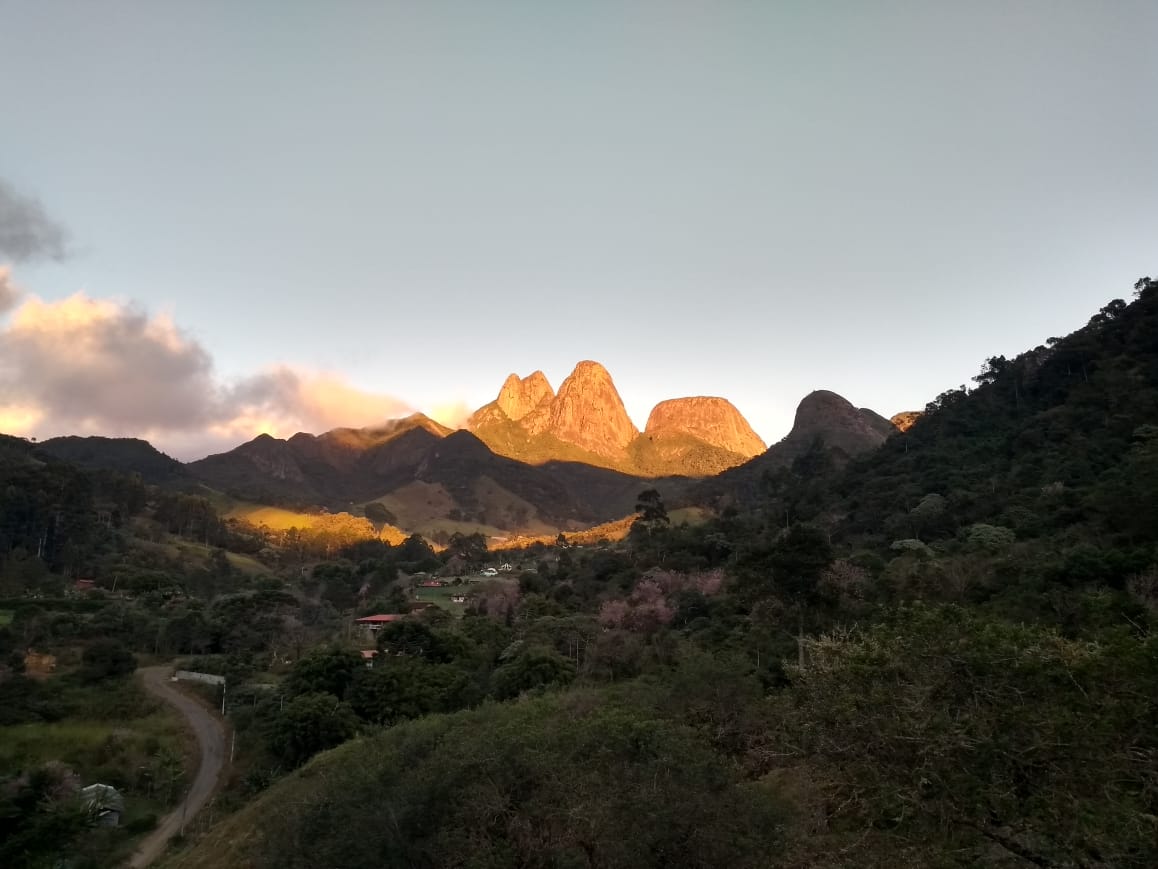 Frio intenso muda o cenário de Nova Friburgo