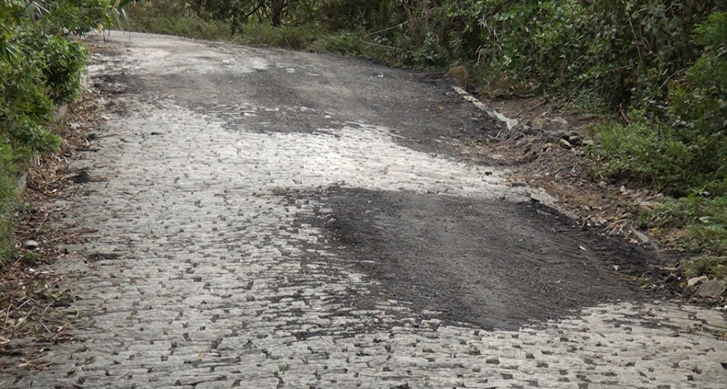 Estrada que leva ao Pico do Caledônia passa por reparos
