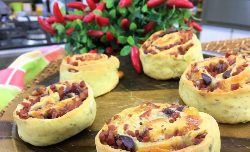 Para uma sexta-feira, pãozinho recheado é a receita ideal