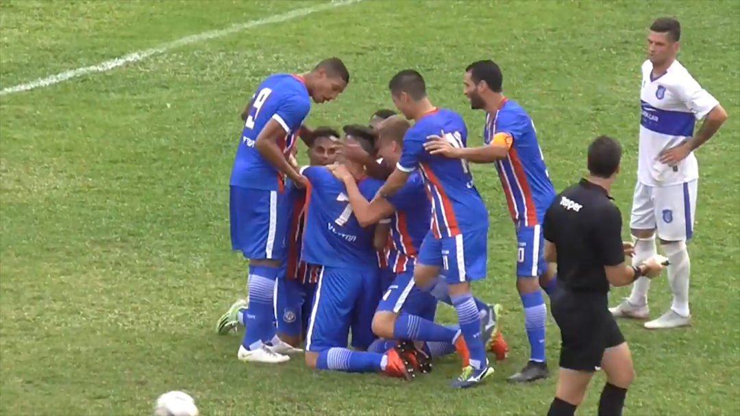 Com golaço de Maycon Douglas, Friburguense se classifica para as semifinais da Taça Corcovado