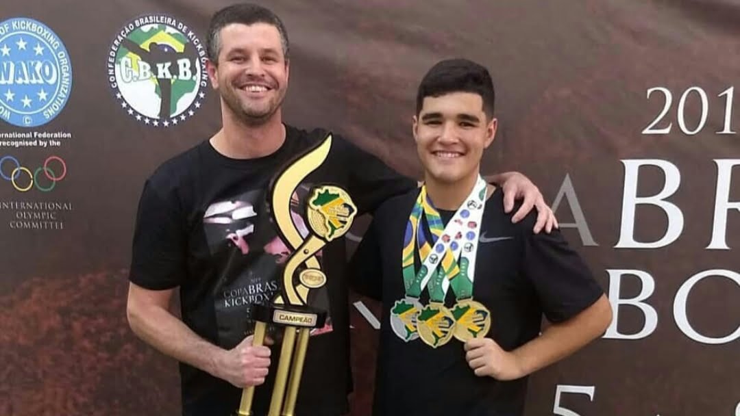 Jovem friburguense conquista ouro na Copa do Brasil de Kickboxing