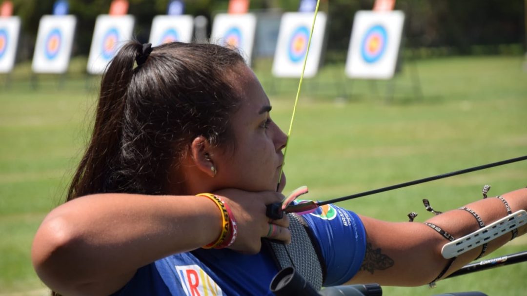 Françoise Chevrand conquista ouro e prata no Campeonato Brasileiro de Tiro com Arco