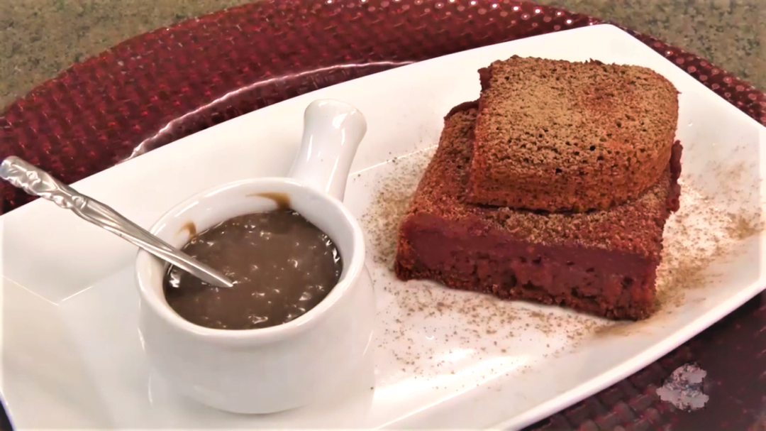 Bolo de beterraba com cobertura de chocolate, aprenda essa receita que é uma delícia!