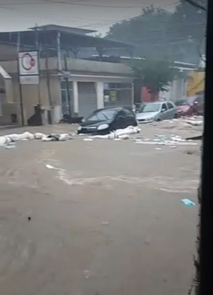 Chuva forte causa estragos por Nova Friburgo