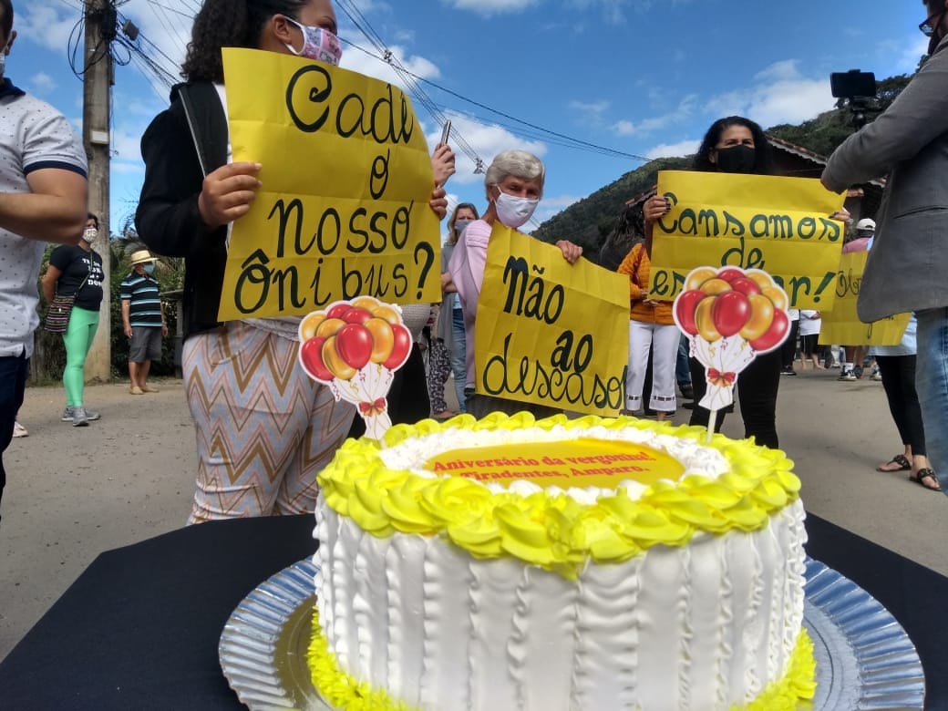 Moradores de Tiradentes comemoram aniversário da vergonha