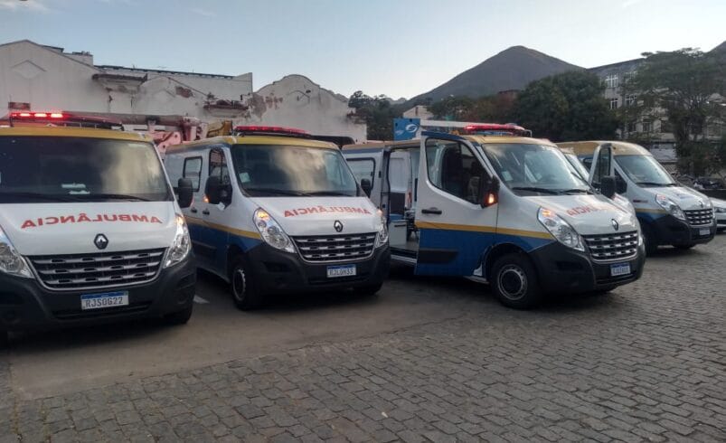 Nova Friburgo recebe duas novas ambulâncias do Governo do Estado
