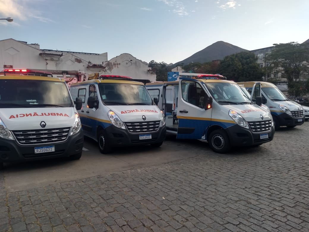 Nova Friburgo recebe duas novas ambulâncias do Governo do Estado