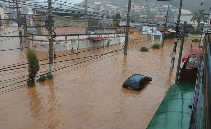 Chuva: Nova Friburgo amanhece alagada e entra em estágio de alerta nesta terça-feira, 08