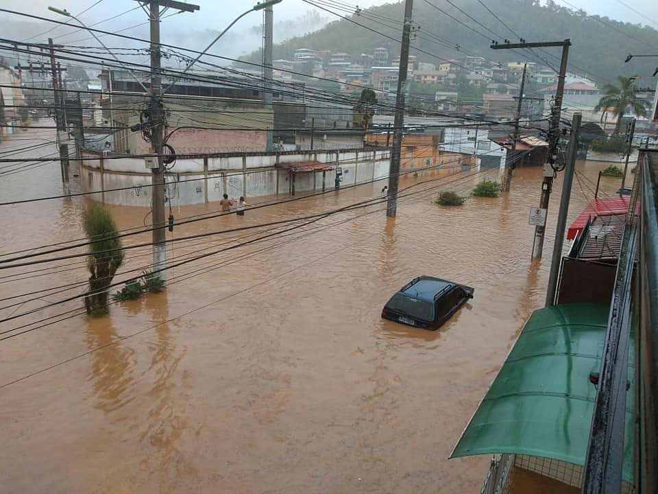 Chuva: Nova Friburgo amanhece alagada e entra em estágio de alerta nesta terça-feira, 08
