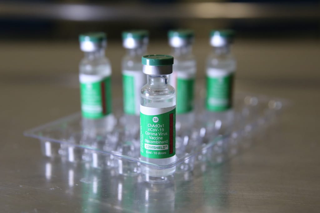 Oxford/AstraZeneca: Governo do Estado decide diminuir intervalo entre as doses