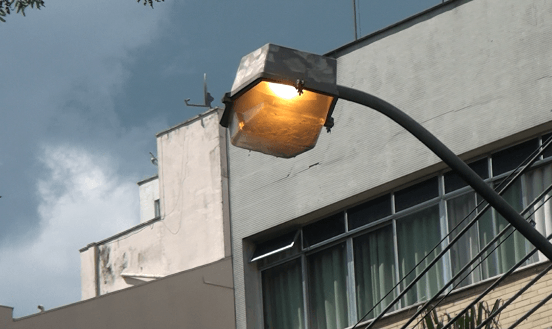 Iluminação pública: prefeitura anuncia que irá assumir o serviço