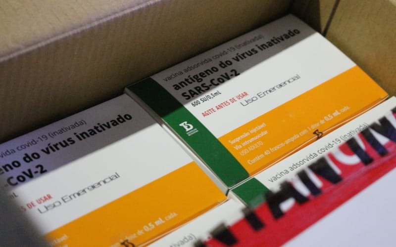 Nova Friburgo recebe novas doses da Corona Vac para aplicação da segunda dose