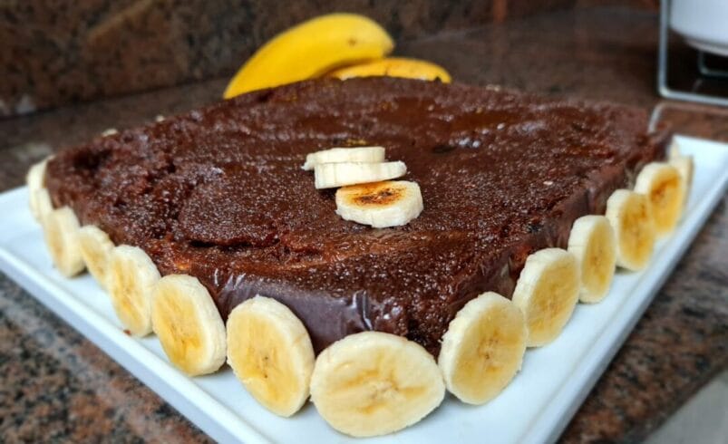 Tarte de banana com granola