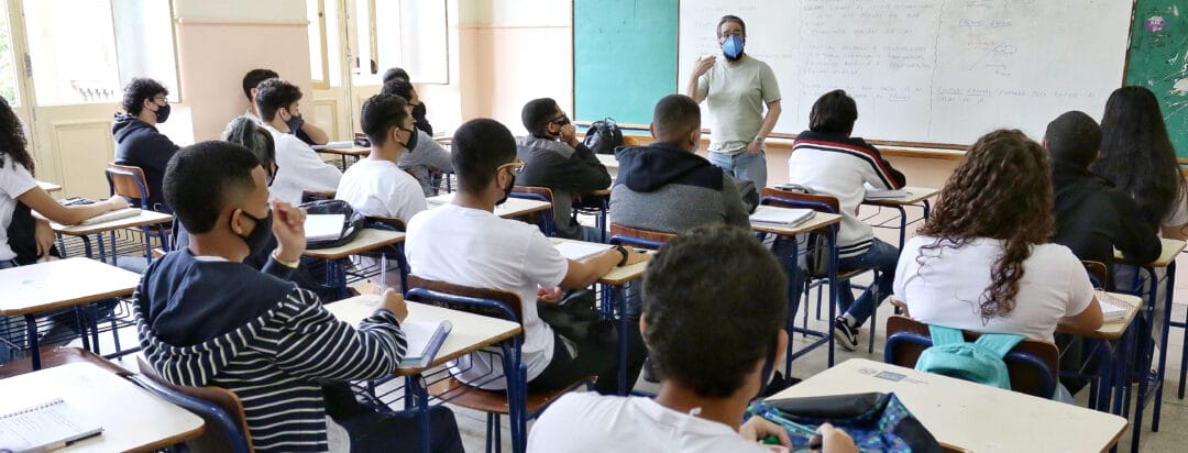 Prefeitura autoriza retorno 100% presencial às salas de aula