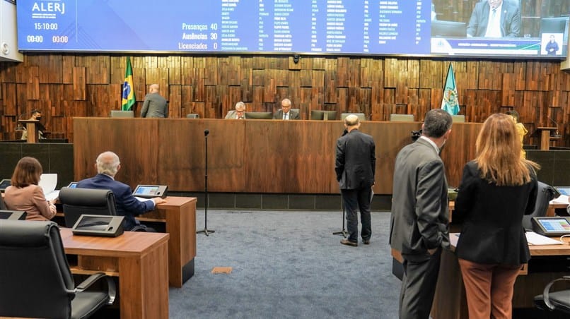 Alerj aprova projeto de lei que pune ‘hipervacinados’; texto segue para sanção