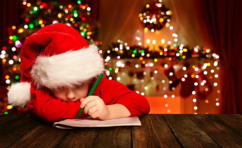 Cartas com pedidos de crianças para o Natal já estão disponíveis para adoção
