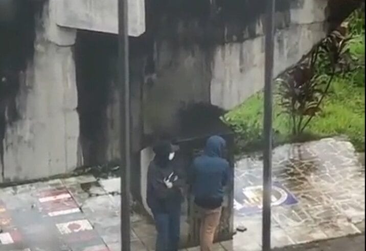 Presos acusados de furtar placas de bronze em praça de Nova Friburgo