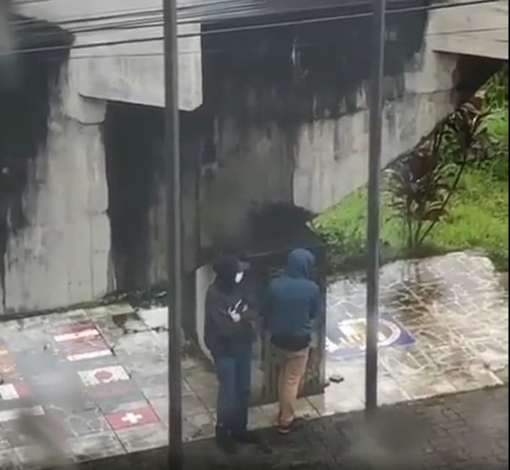 Presos acusados de furtar placas de bronze em praça de Nova Friburgo