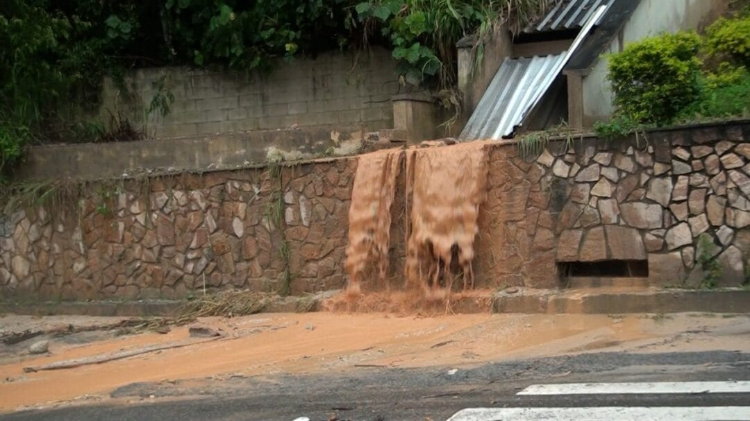 Nova Friburgo volta a registrar ocorrências causadas pela chuva; Inmet mantém alerta para a região