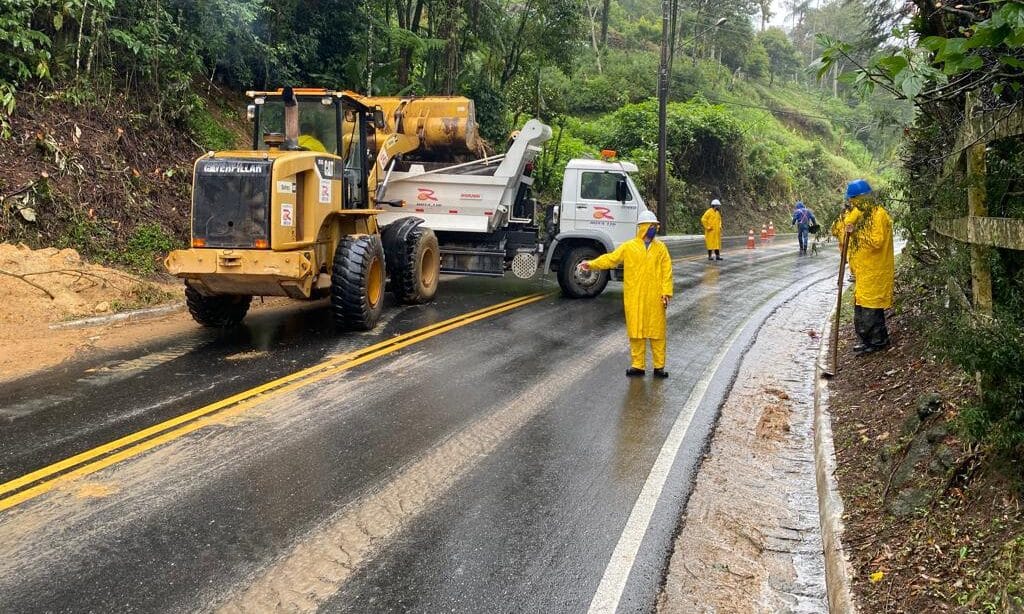 Chuva: RJ-116 passa por intervenções de limpeza e drenagem