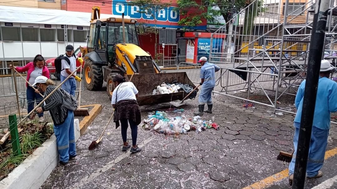 Carnaval gerou 48 toneladas de lixo nas ruas de Nova Friburgo