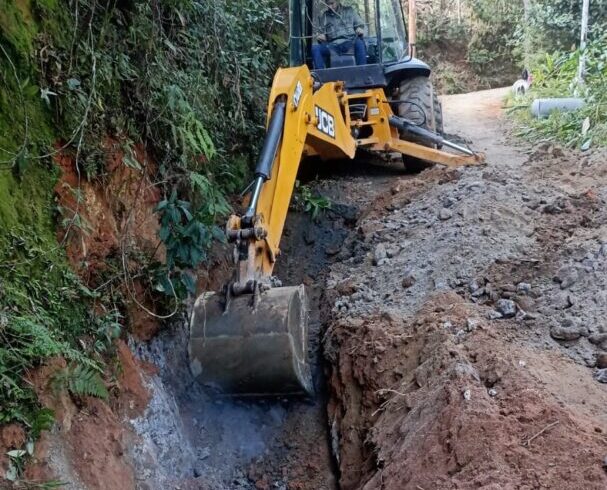 Prefeitura de Nova Friburgo constrói rede de águas pluviais em Mury