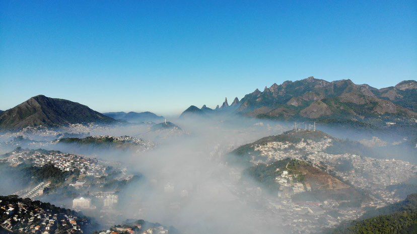 Teresópolis: Aterro sanitário sofre incêndio criminoso e fumaça tóxica cobre a cidade