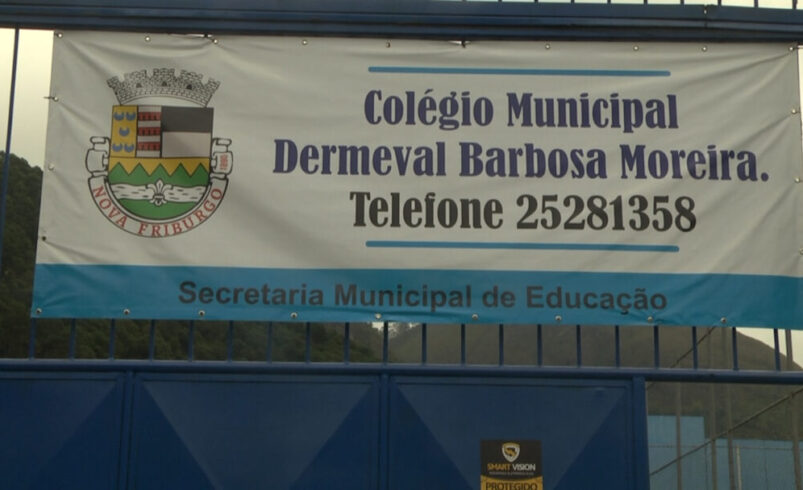Alunos do colégio Dermeval Barbosa Moreira continuam sem aula