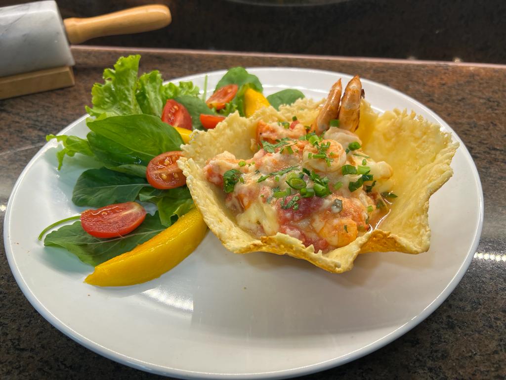Receita de camarão cremoso na cestinha de parmesão