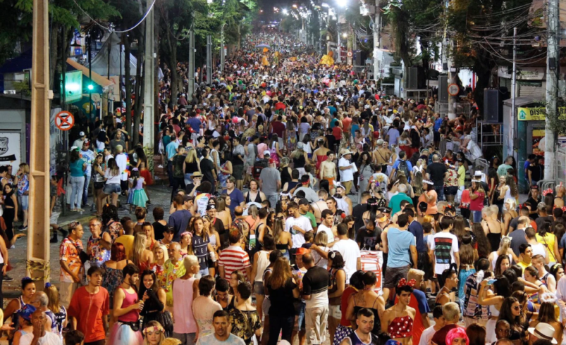 ruas de carnaval lotadas nova fribrugo