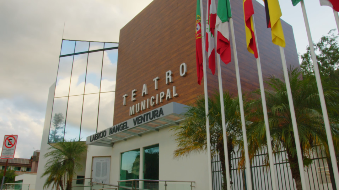 Teatro Municipal de Nova Friburgo continua com atrações gratuitas até o próximo final de semana