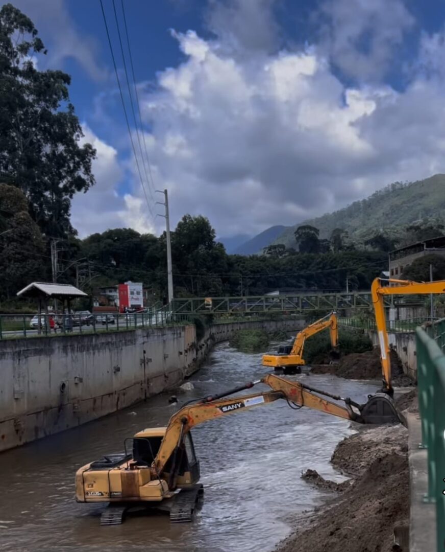 Dragagem do Rio Bengalas em Nova Friburgo: programa “Limpa Rio” segue a todo vapor em Conselheiro Paulino