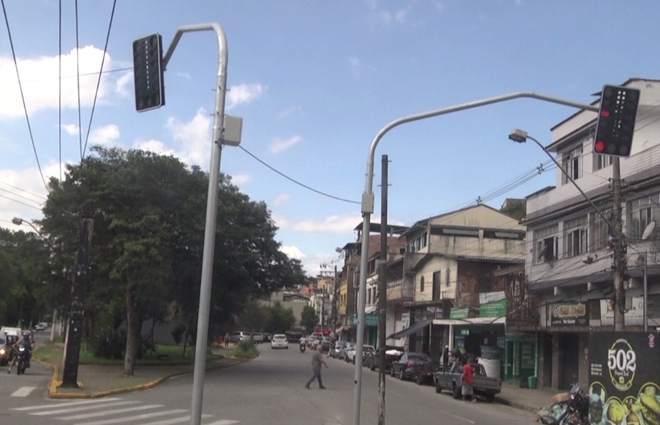 Sinais de trânsito que aplicam multas em Nova Friburgo têm localização divulgada