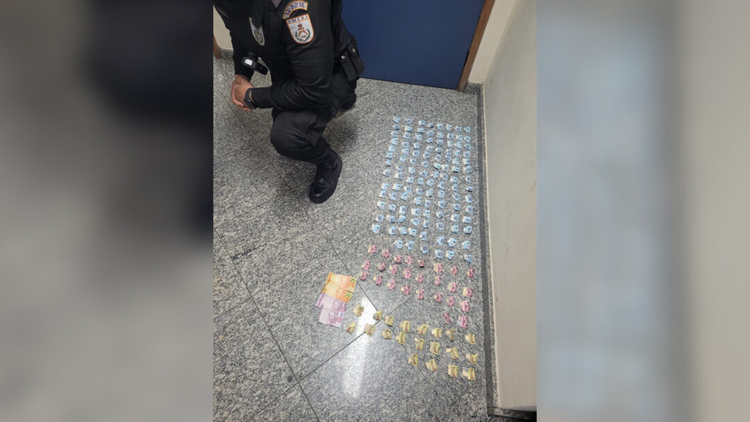 Mulher é presa em Nova Friburgo por tráfico de drogas
