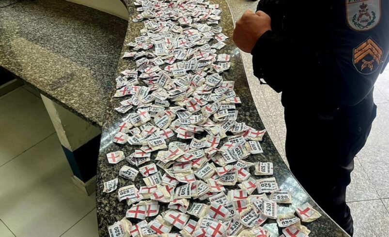 Polícia Militar de Nova Friburgo apreende mais de R$ 19 mil em drogas