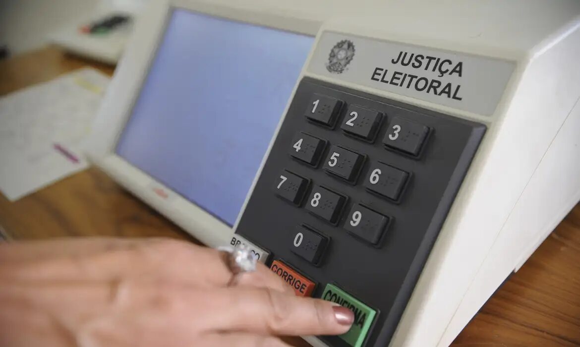 Eleitores que não votaram no 2º turno têm até terça para justificar