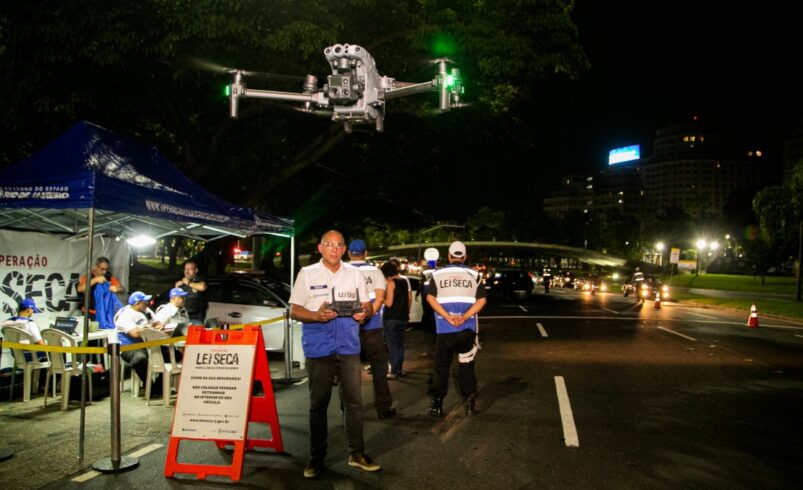 Pente fino: Lei Seca usará drones para flagrar motoristas que tentam escapar da fiscalização 