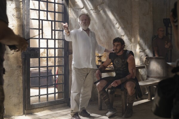 Ridley Scott e Paul Mescal no set de Gladiador 2