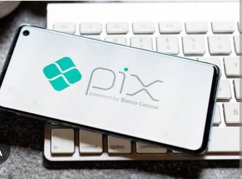 Receita Federal alerta sobre golpe de taxa falsa no PIX