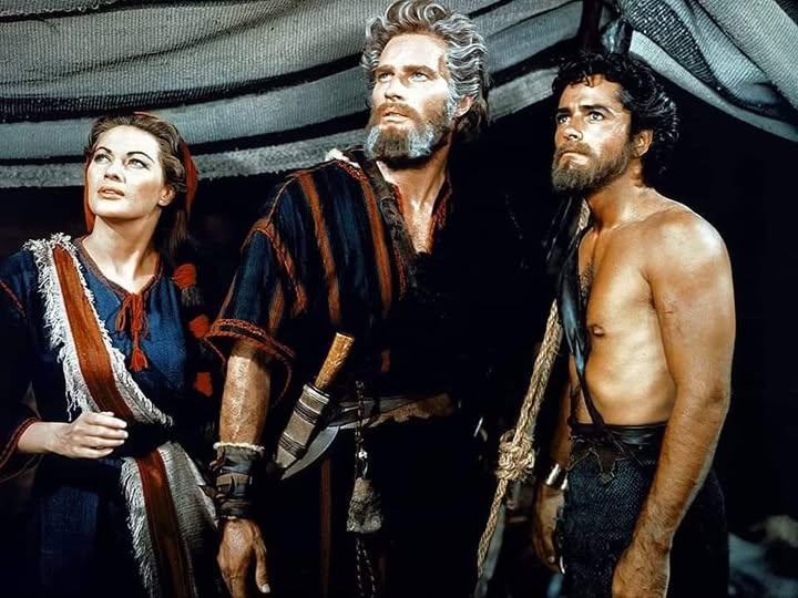 "Os Dez Mandamentos" (1956) com Yvonne DeCarlo, Charlton Heston e John Derek.