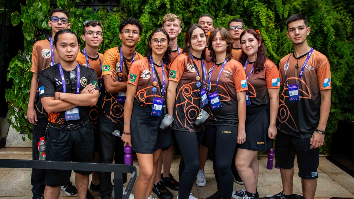 Alunos da Firjan Friburgo brilham no torneio de Robótica em Brasília