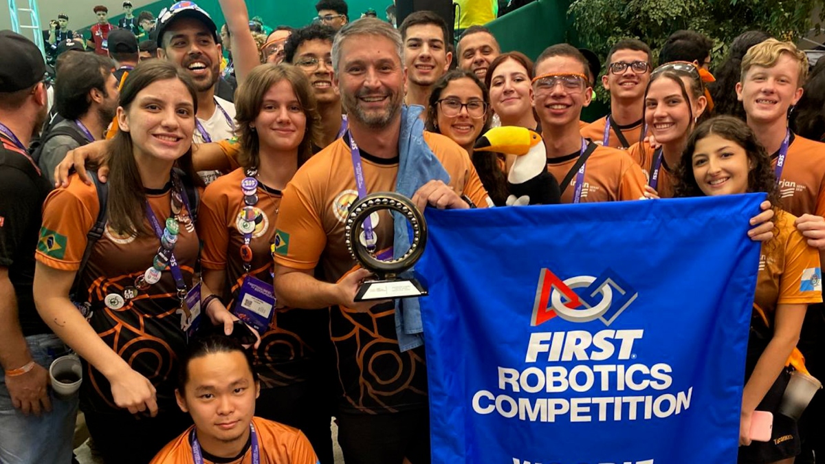 Firjan SENAI SESI Friburgo tem seu instrutor eleito como melhor técnico do Brasil