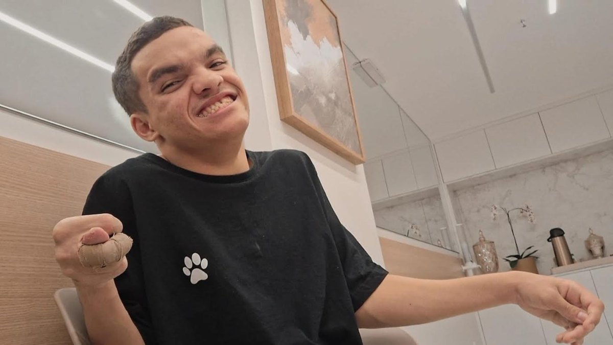 Aluno com paralisia cerebral emociona Nova Friburgo