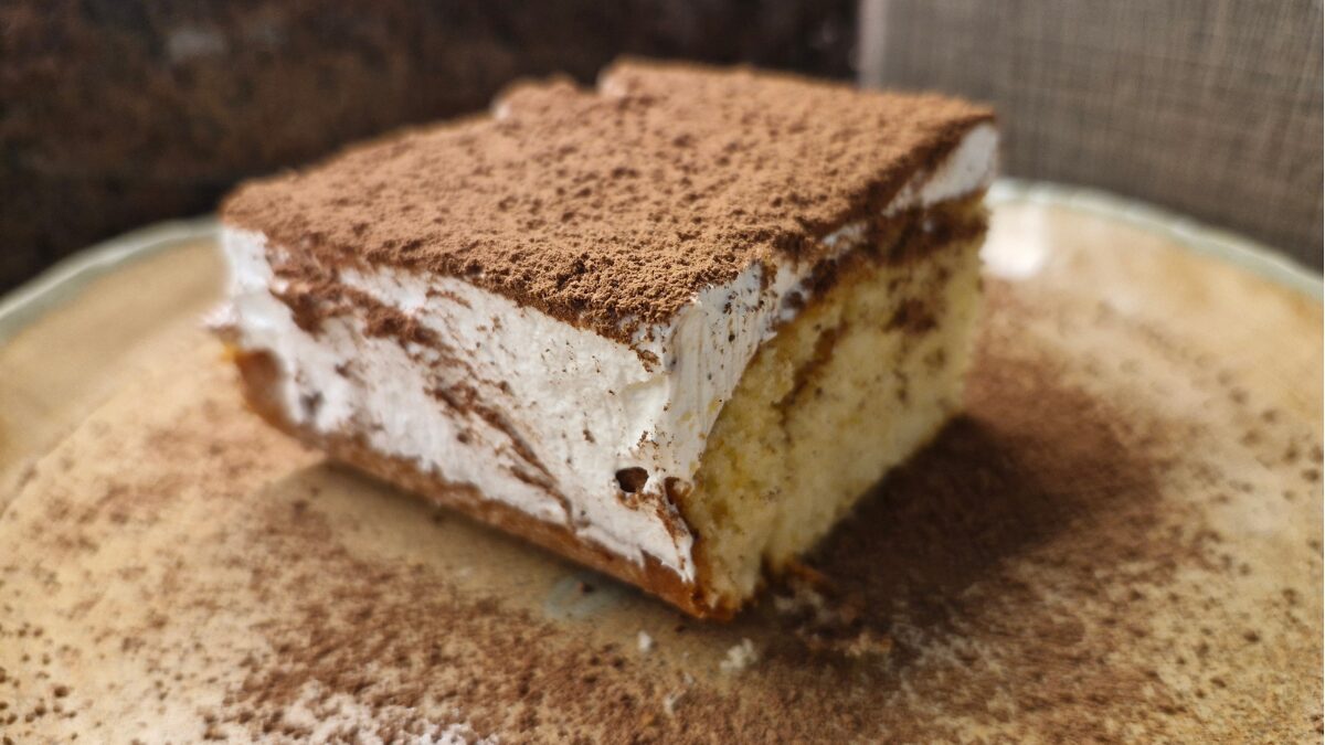 Luciana Ferraz ensina tiramisù de “mentirinha” no Toda Manhã
