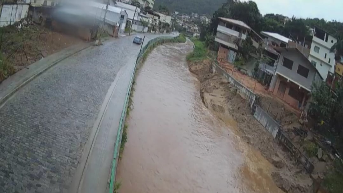 Risco de deslizamento: Região Serrana está em alerta